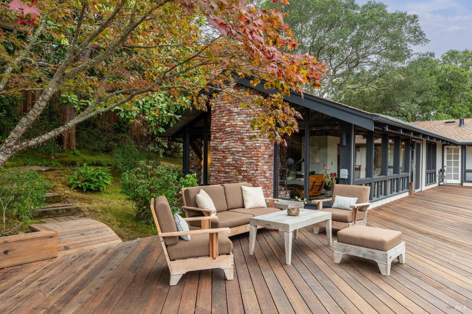 Detail Gallery Image 37 of 53 For 1 Carolyn Ln, Mill Valley,  CA 94941 - 4 Beds | 3 Baths
