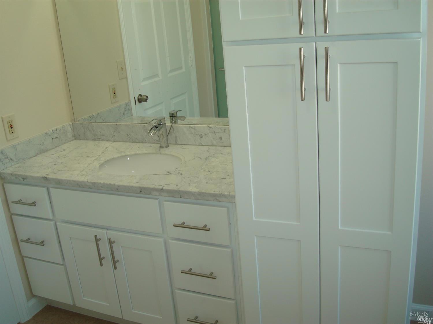 Detail Gallery Image 12 of 13 For 209 Champagne W St, Calistoga,  CA 94515 - 3 Beds | 2 Baths