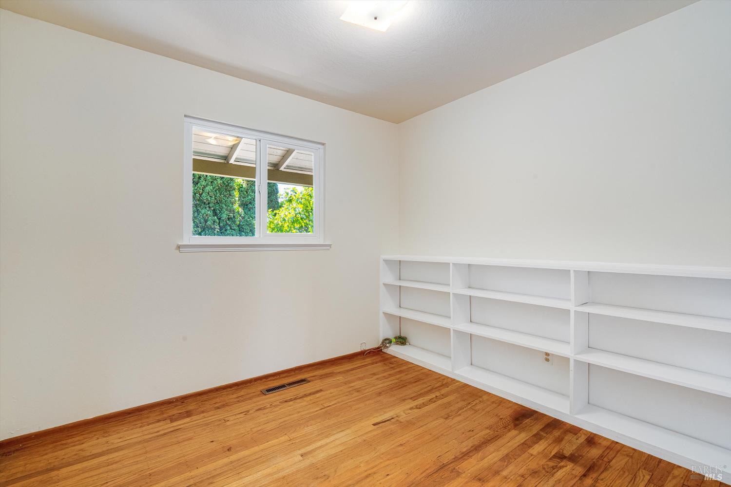 Detail Gallery Image 17 of 27 For 3782 Oxford St, Napa,  CA 94558 - 3 Beds | 2 Baths