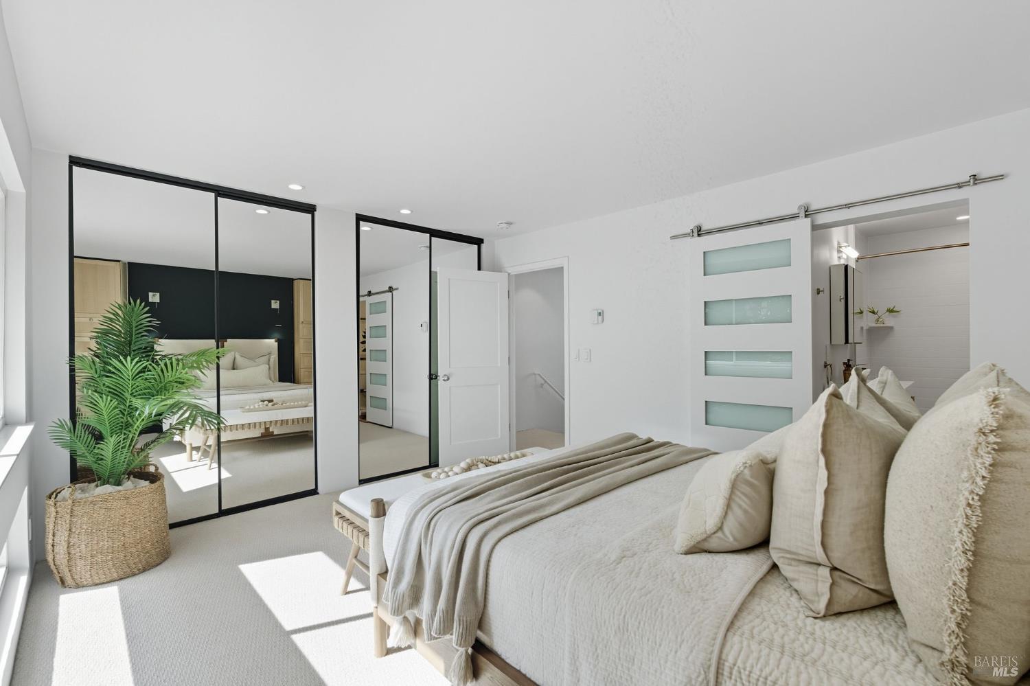 Detail Gallery Image 28 of 51 For 42 Park Ter, Mill Valley,  CA 94941 - 2 Beds | 2/1 Baths