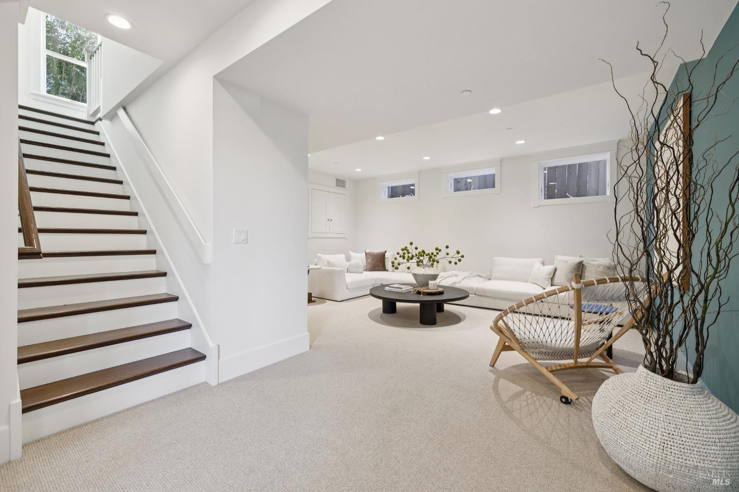 Detail Gallery Image 36 of 46 For 2105 Mar East St, Belvedere Tiburon,  CA 94920 - 5 Beds | 4/1 Baths