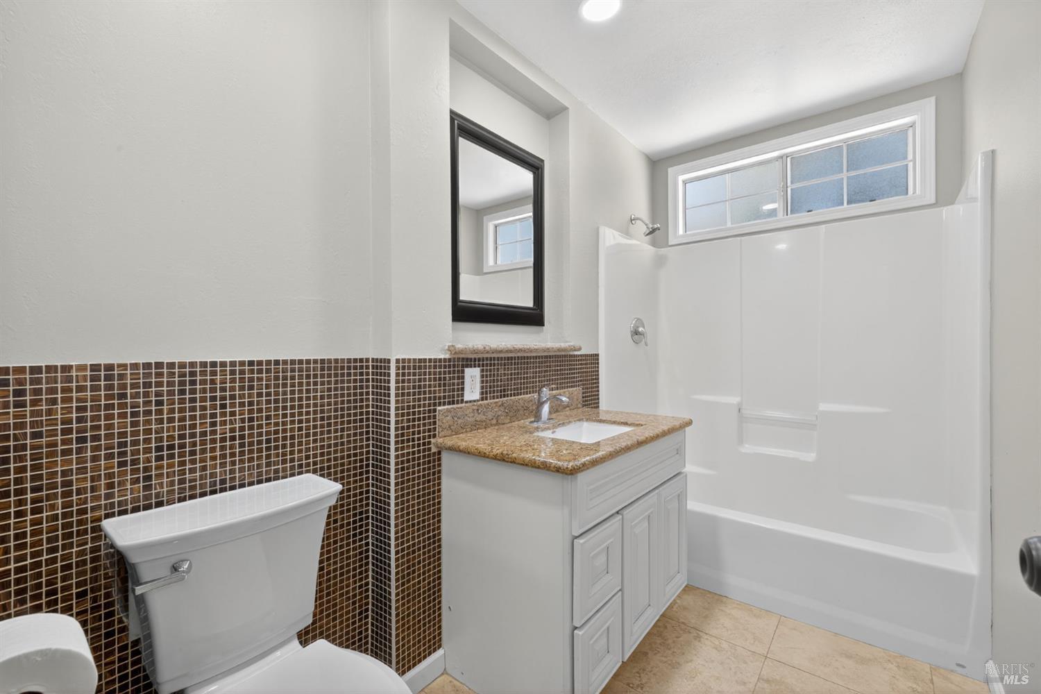 Detail Gallery Image 18 of 32 For 959 San Clemente Dr, Santa Rosa,  CA 95404 - 3 Beds | 2 Baths
