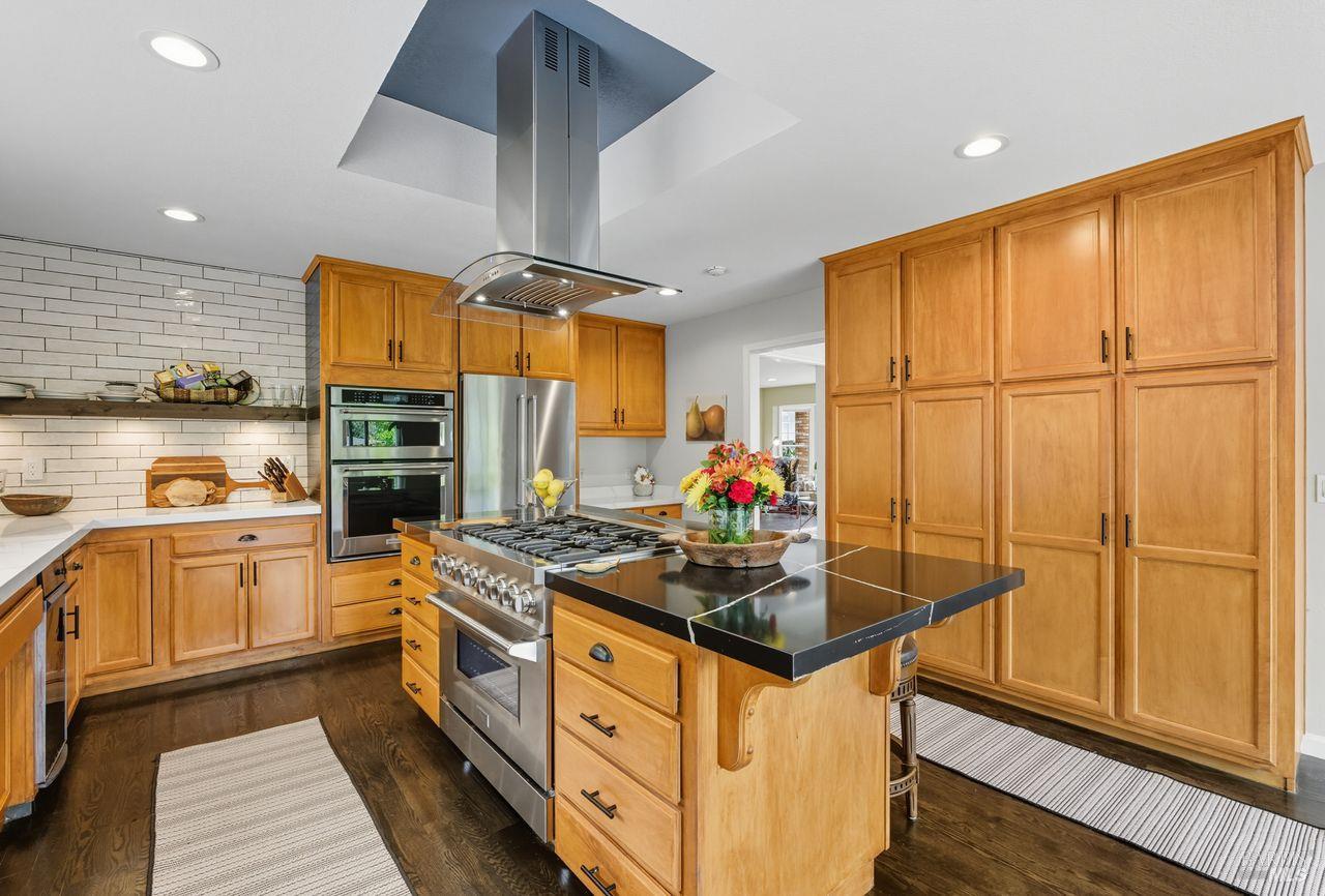 Detail Gallery Image 5 of 63 For 4774 Carissa Ave, Santa Rosa,  CA 95405 - 4 Beds | 2/1 Baths