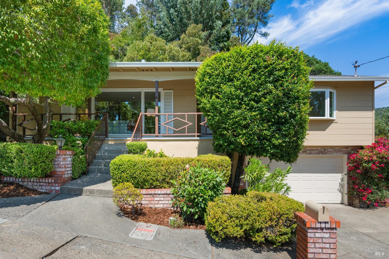 Detail Gallery Image 15 of 16 For 235 Mountain View Ave, San Rafael,  CA 94901 - 2 Beds | 1 Baths