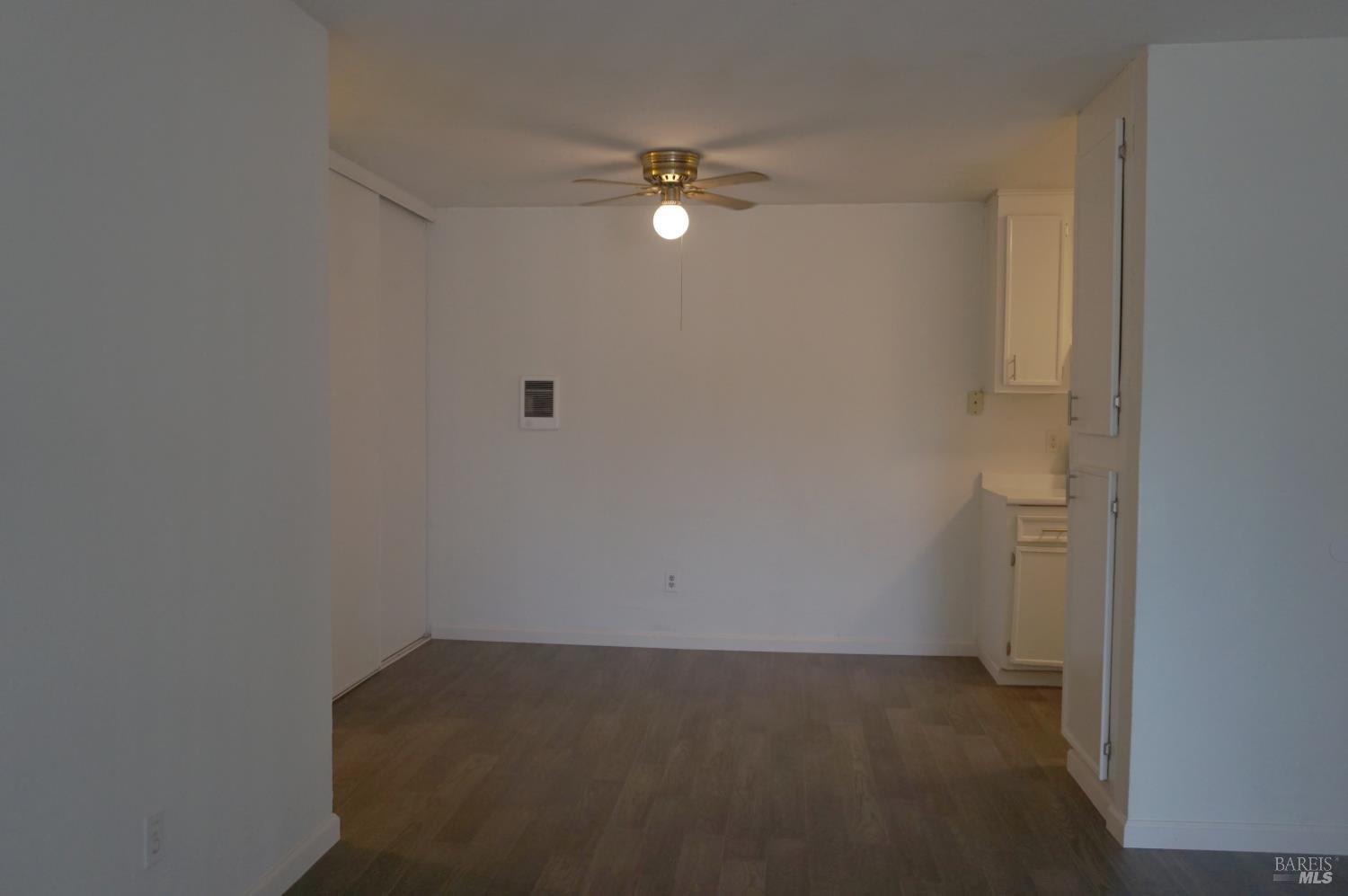 Detail Gallery Image 5 of 20 For 1625 Park Ln #11,  Fairfield,  CA 94533 - 2 Beds | 1 Baths