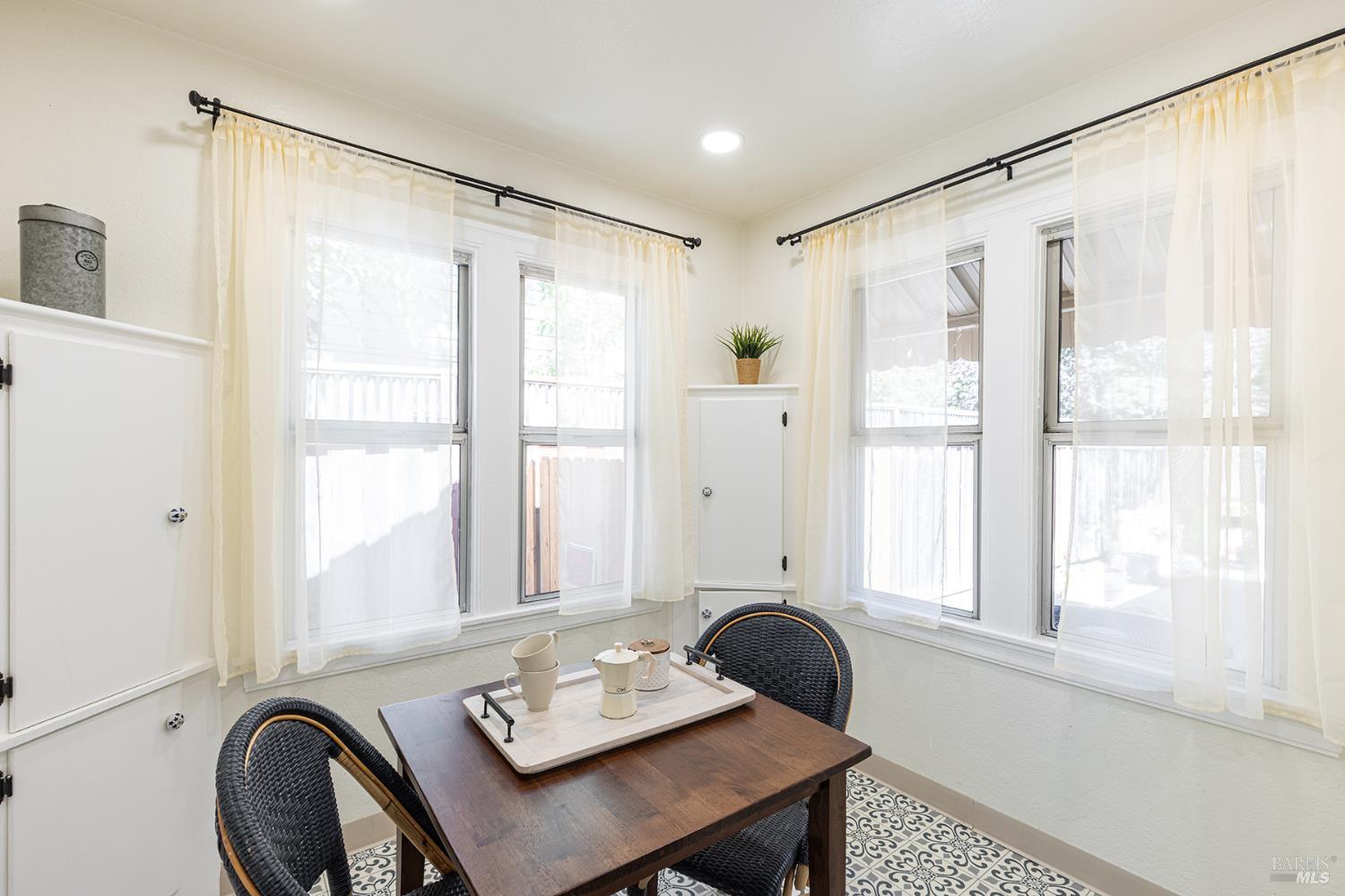 Detail Gallery Image 17 of 45 For 420 Montgomery St, Napa,  CA 94559 - 3 Beds | 2 Baths