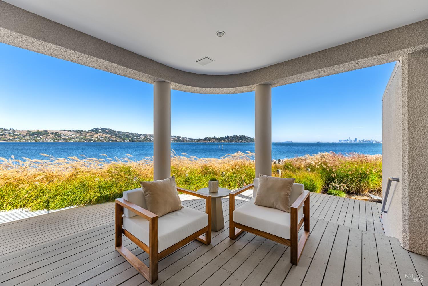 Detail Gallery Image 7 of 54 For 30 Heron Dr, Mill Valley,  CA 94941 - 5 Beds | 3/1 Baths