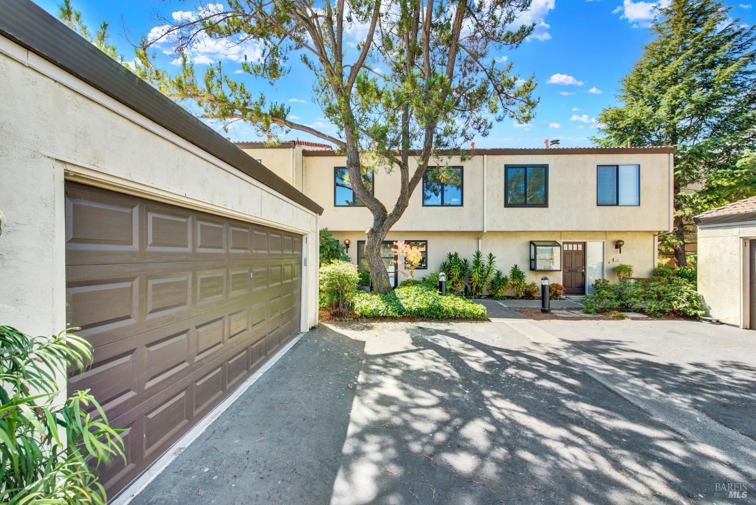Detail Gallery Image 4 of 97 For 927 Marina Dr, Napa,  CA 94559 - 3 Beds | 2/1 Baths