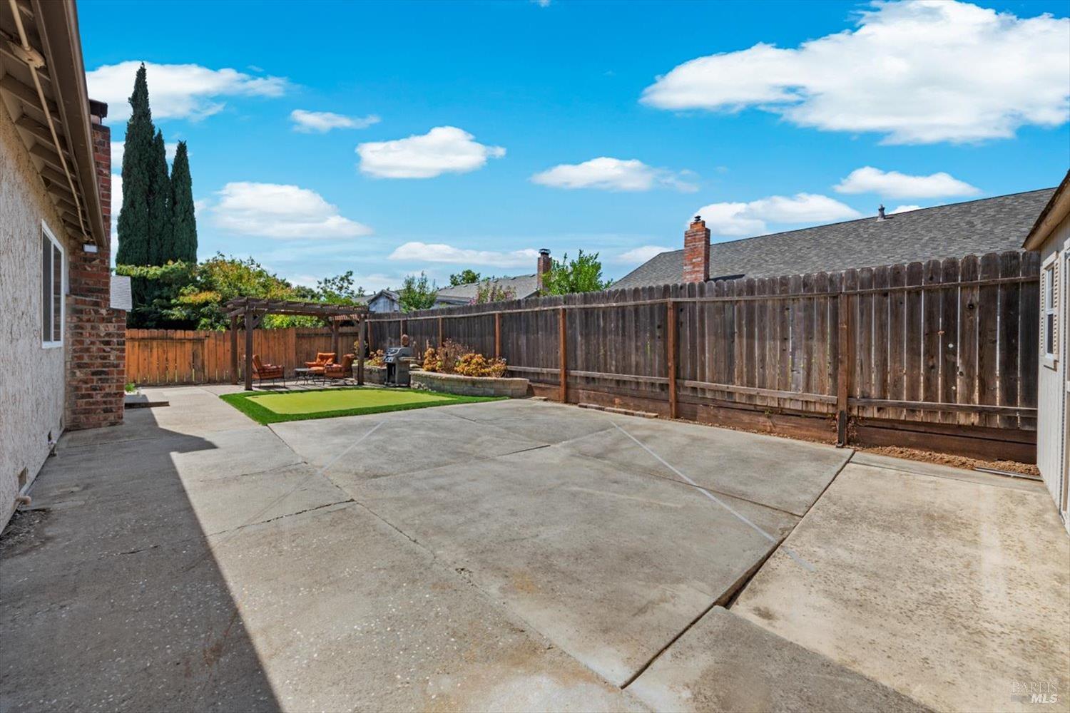 Detail Gallery Image 35 of 46 For 420 Temple Dr, Vacaville,  CA 95687 - 3 Beds | 2 Baths