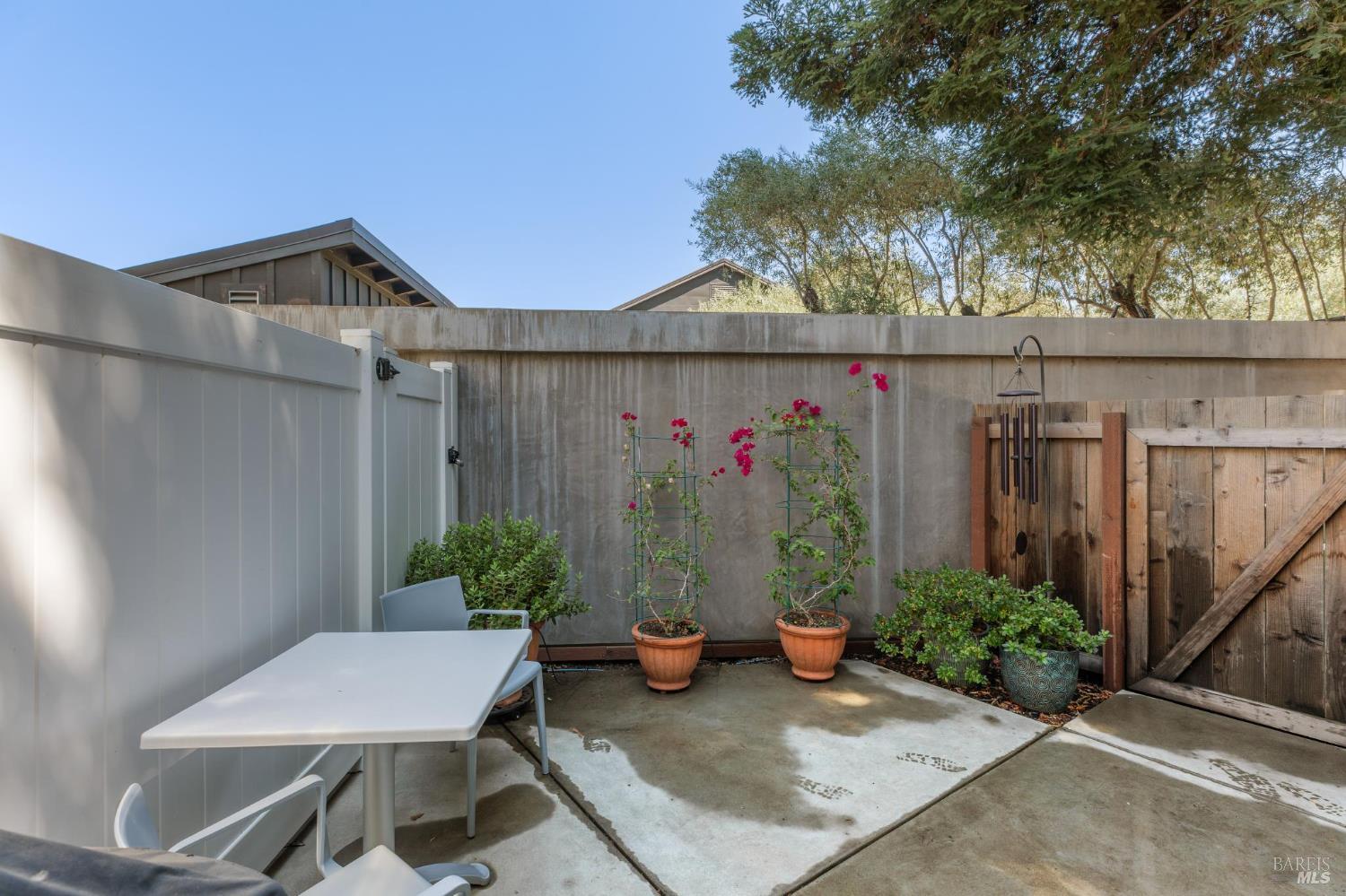 Detail Gallery Image 22 of 55 For 6 Burgundy Way, Yountville,  CA 94599 - – Beds | – Baths