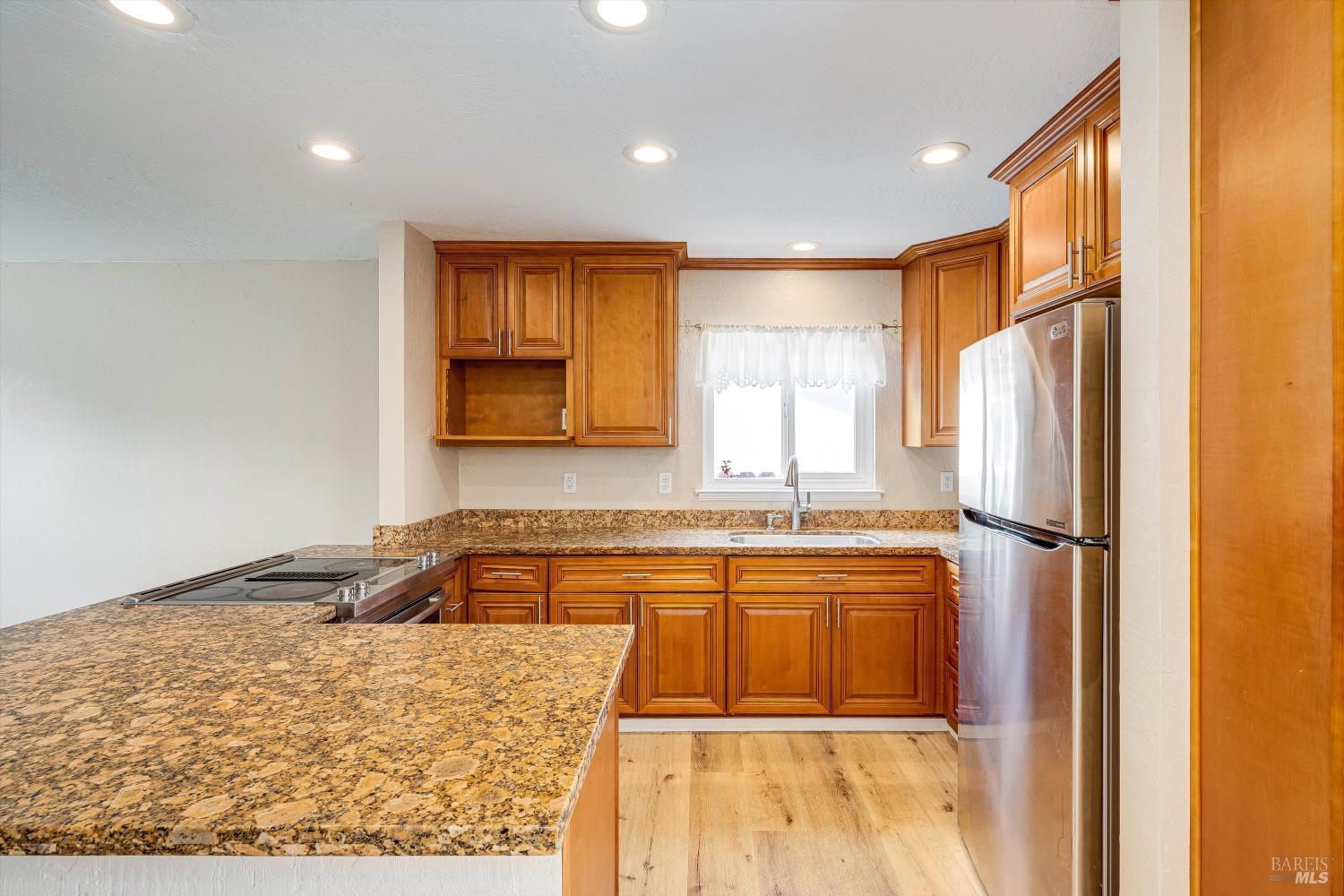 Detail Gallery Image 8 of 27 For 3782 Oxford St, Napa,  CA 94558 - 3 Beds | 2 Baths