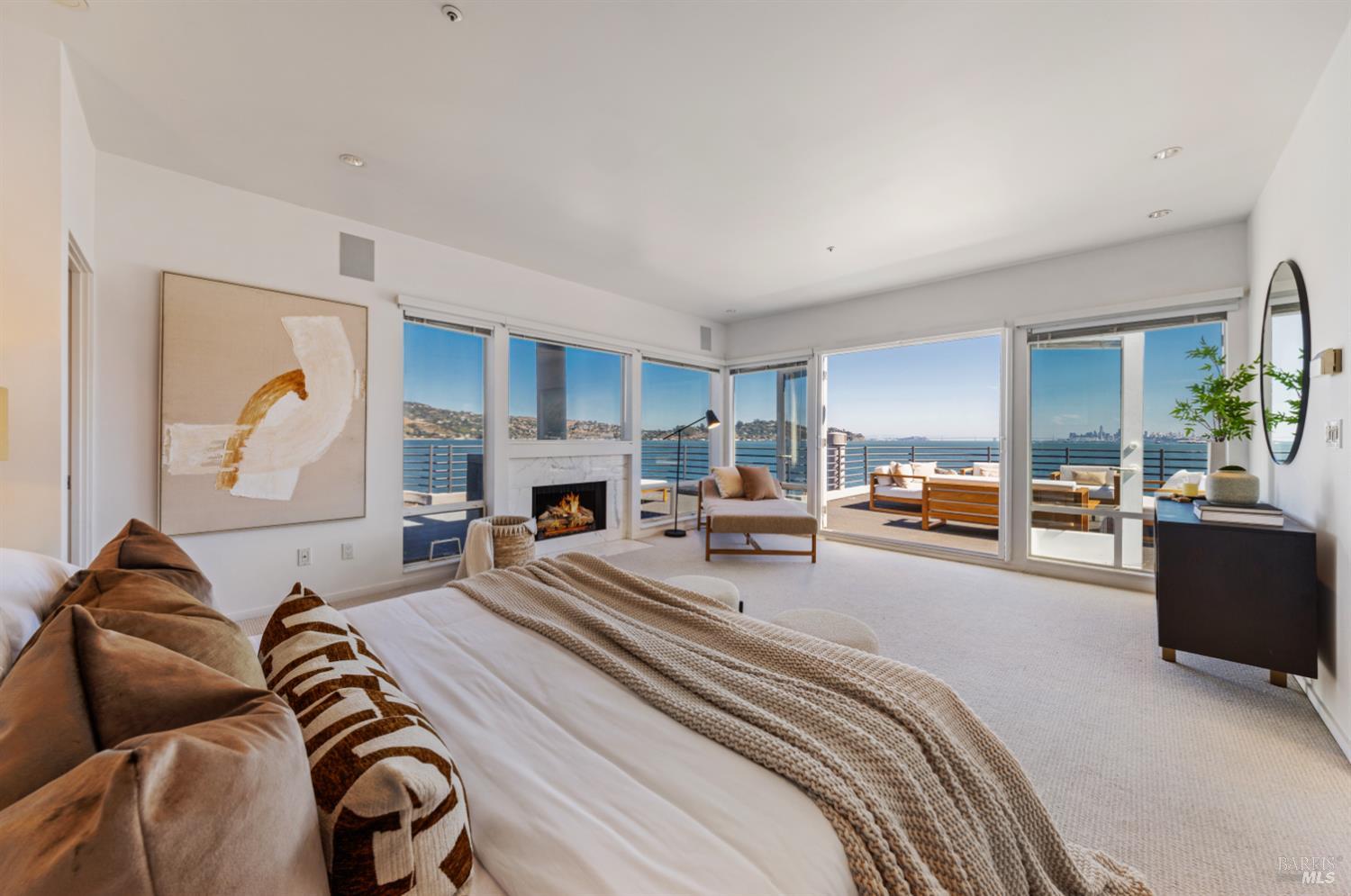 Detail Gallery Image 25 of 54 For 30 Heron Dr, Mill Valley,  CA 94941 - 5 Beds | 3/1 Baths