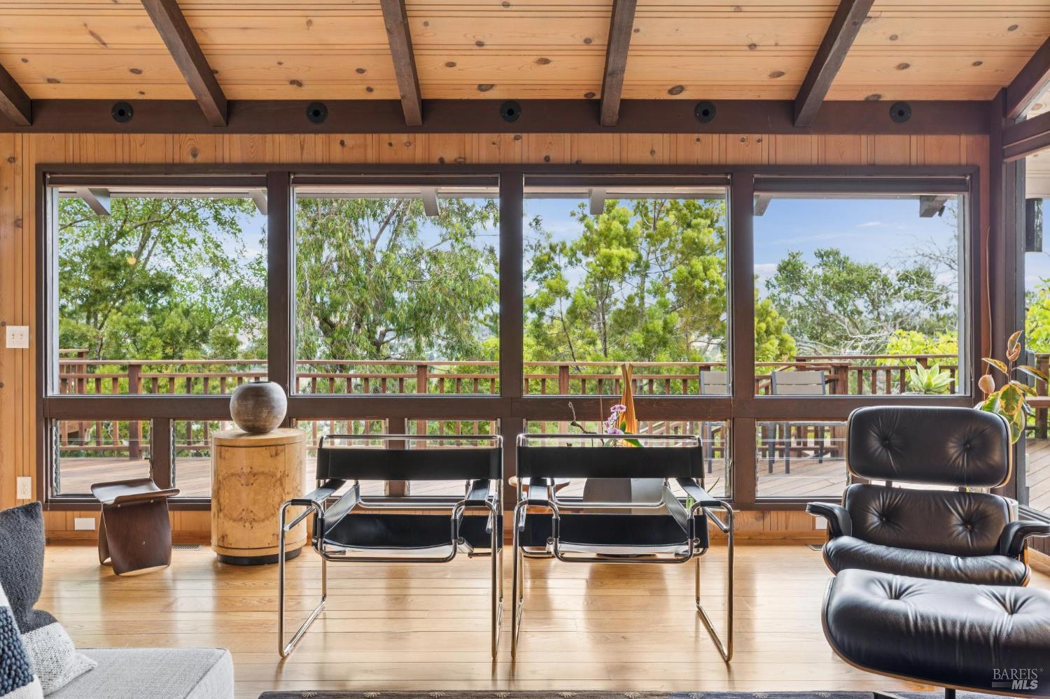 Detail Gallery Image 16 of 53 For 1 Carolyn Ln, Mill Valley,  CA 94941 - 4 Beds | 3 Baths