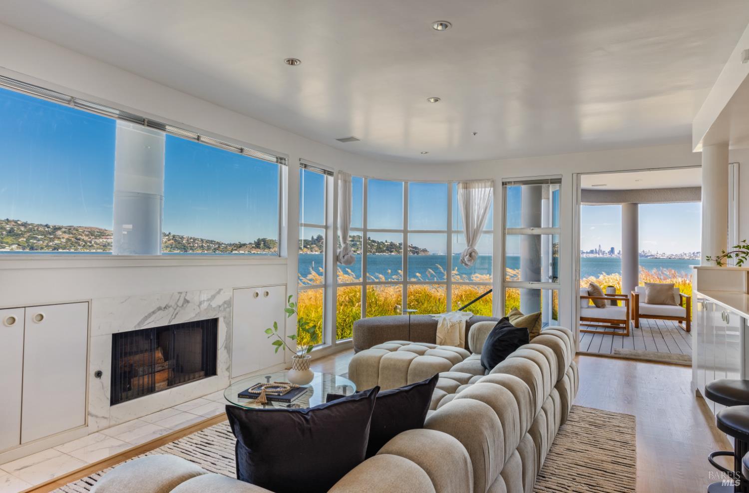 Detail Gallery Image 16 of 54 For 30 Heron Dr, Mill Valley,  CA 94941 - 5 Beds | 3/1 Baths