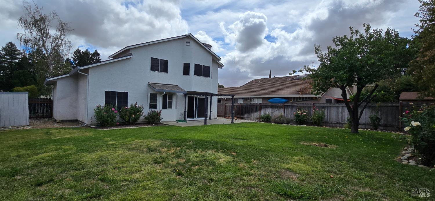 Detail Gallery Image 17 of 18 For 112 Spinnaker Ct, Vacaville,  CA 95687 - 4 Beds | 2/1 Baths