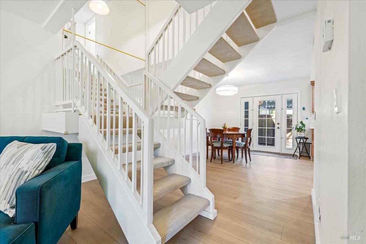 Detail Gallery Image 10 of 26 For 109 Albion Ct, Novato,  CA 94947 - 3 Beds | 2/1 Baths