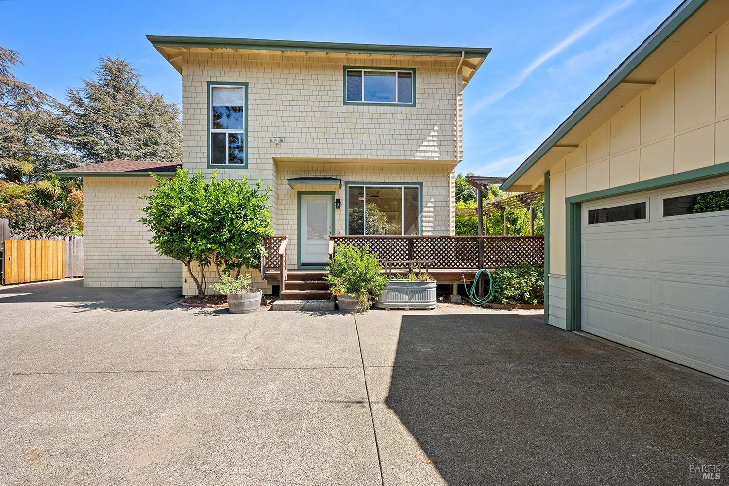 Detail Gallery Image 31 of 38 For 95 Florence Ave, San Anselmo,  CA 94960 - 4 Beds | 3/1 Baths