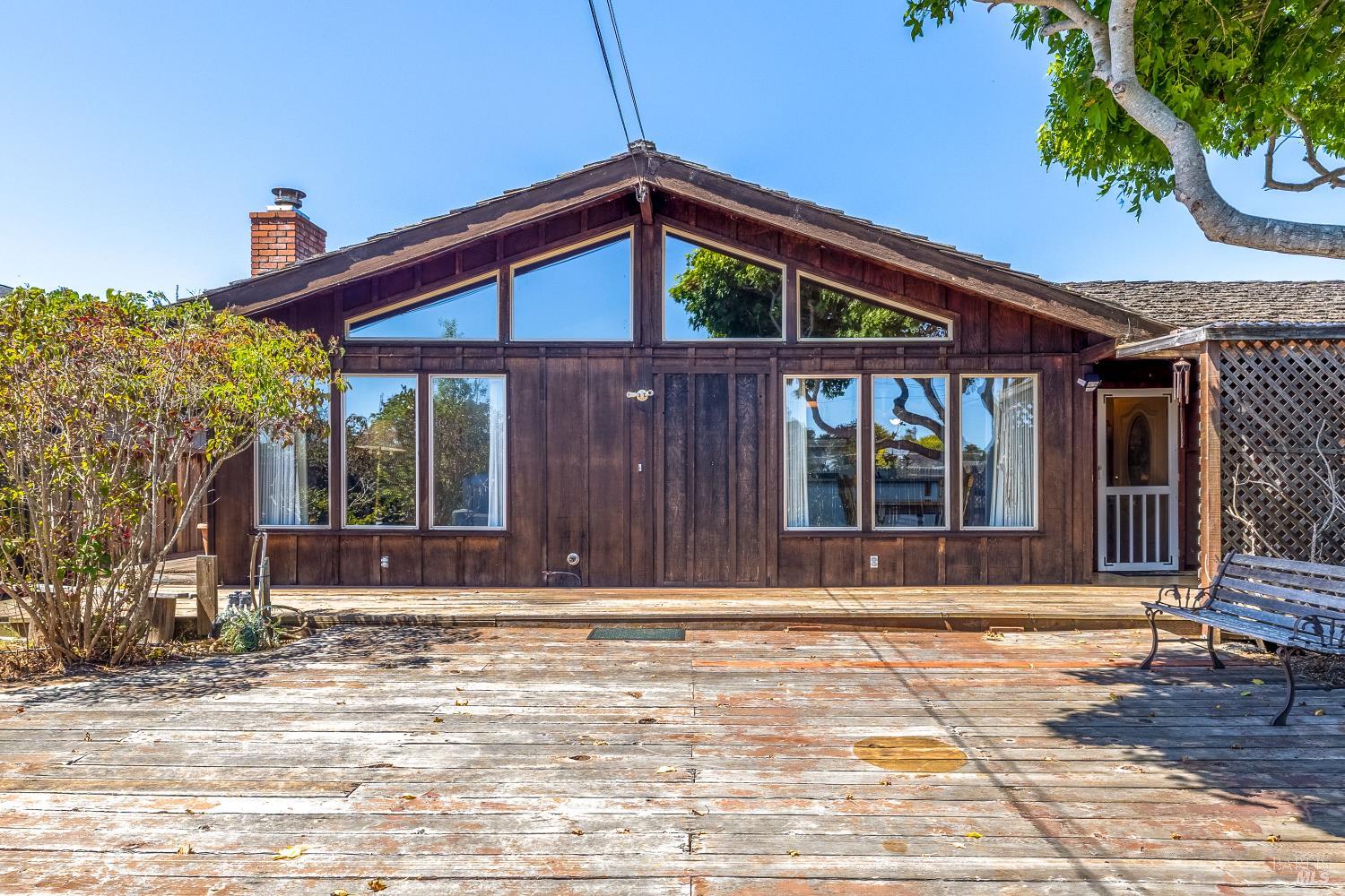 Detail Gallery Image 1 of 33 For 215 S Sanderson Way, Fort Bragg,  CA 95437 - 3 Beds | 1/1 Baths