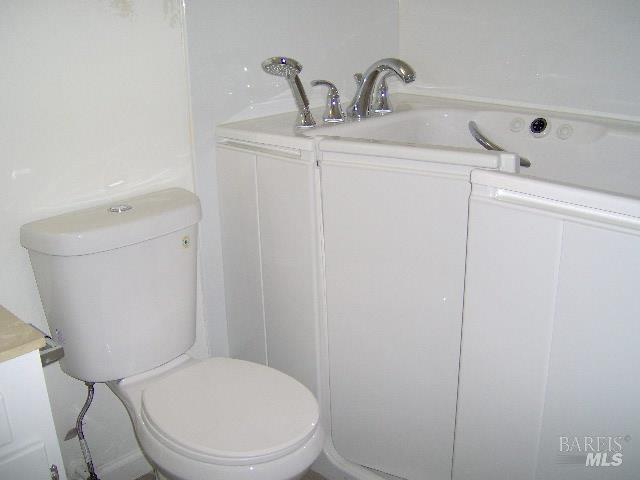 Detail Gallery Image 14 of 16 For 341 Inverness Dr, Vallejo,  CA 94589 - 3 Beds | 2 Baths