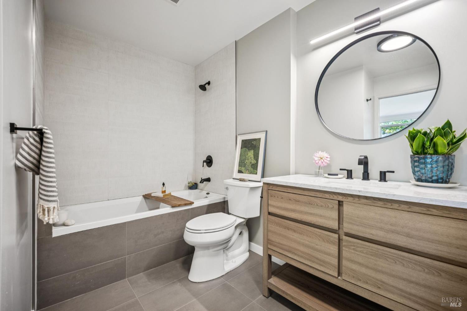 Detail Gallery Image 43 of 76 For 2108 Shelter Bay Ave, Mill Valley,  CA 94941 - 2 Beds | 2 Baths