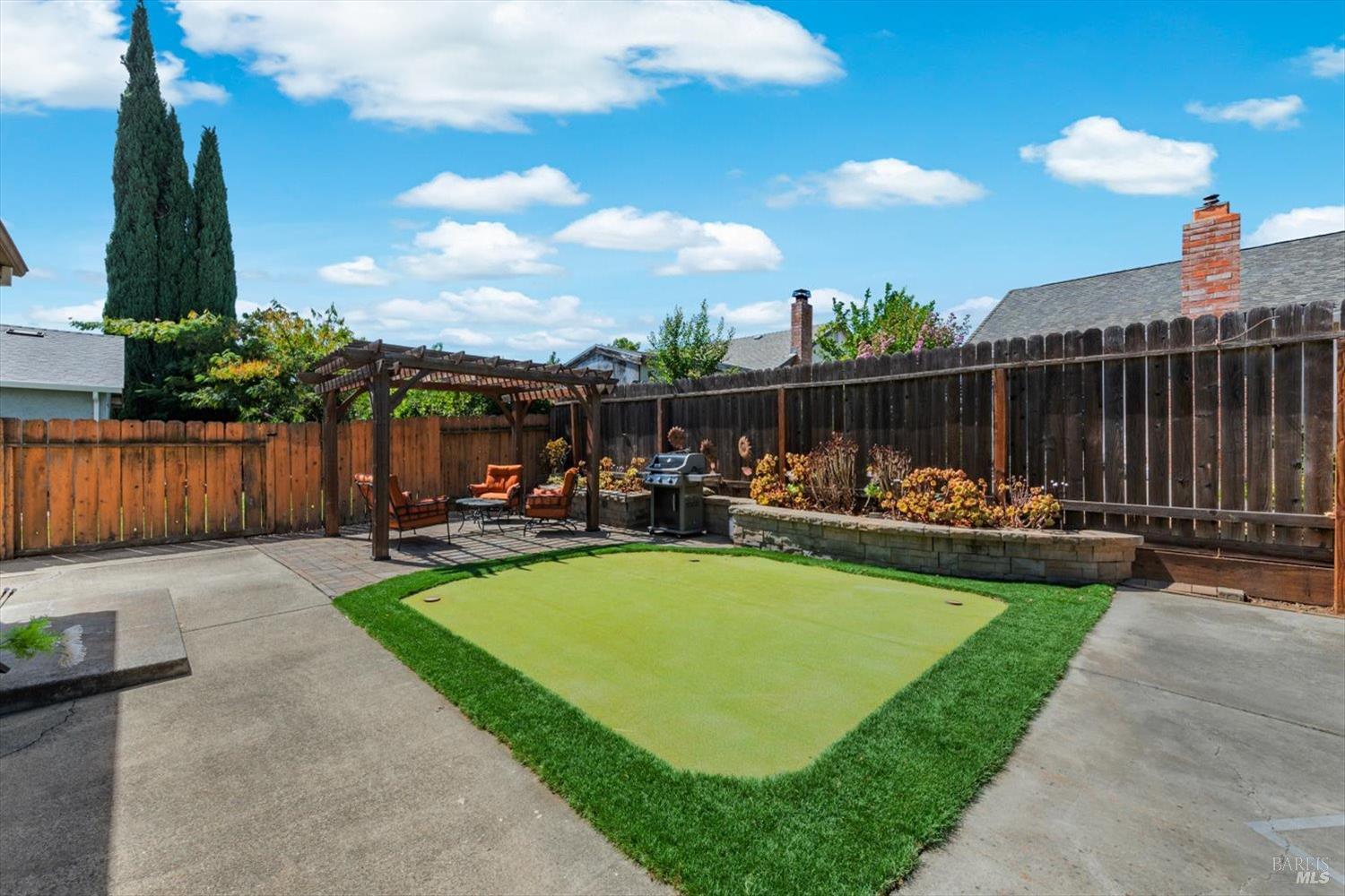 Detail Gallery Image 33 of 46 For 420 Temple Dr, Vacaville,  CA 95687 - 3 Beds | 2 Baths