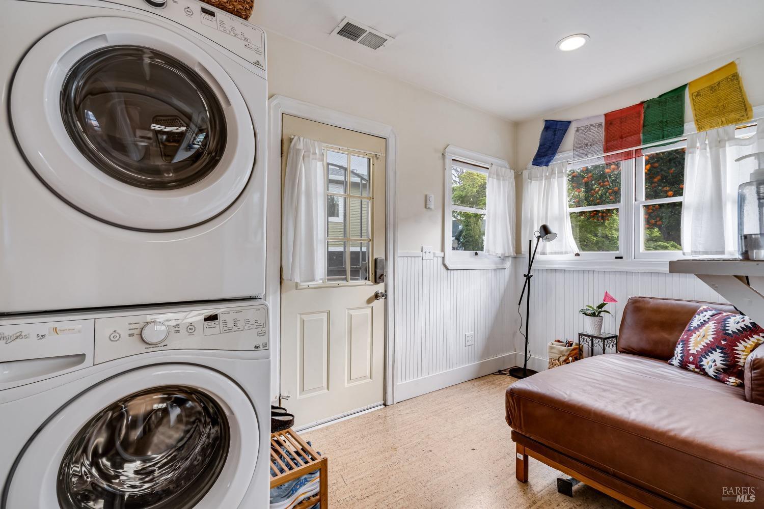Detail Gallery Image 9 of 34 For 726 4th St, Napa,  CA 94559 - – Beds | – Baths