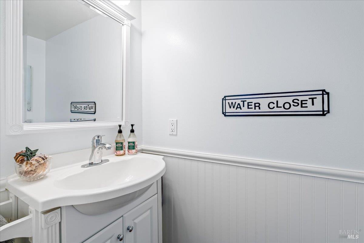 Detail Gallery Image 11 of 26 For 109 Albion Ct, Novato,  CA 94947 - 3 Beds | 2/1 Baths