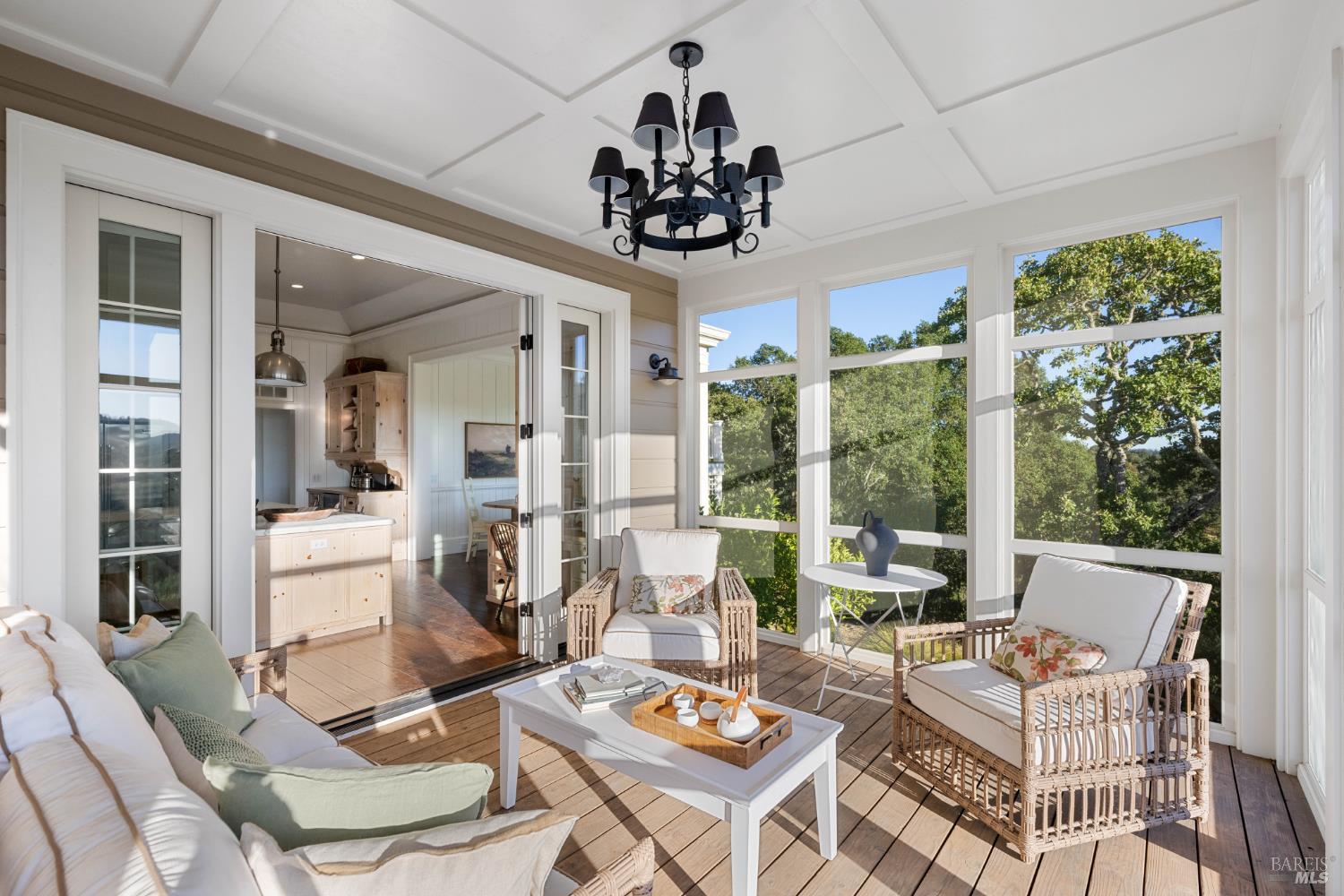 Detail Gallery Image 11 of 36 For 2220 Warm Springs Rd, Glen Ellen,  CA 95442 - 4 Beds | 4/1 Baths