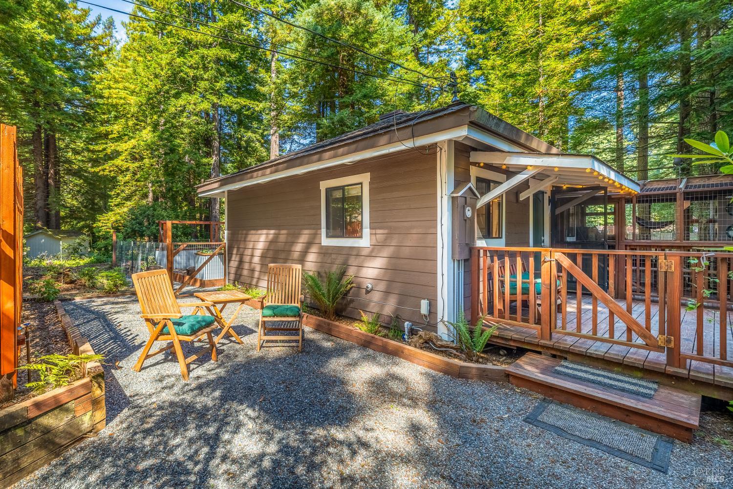 Detail Gallery Image 31 of 43 For 17451 Redwood Springs Dr, Fort Bragg,  CA 95437 - 4 Beds | 4 Baths