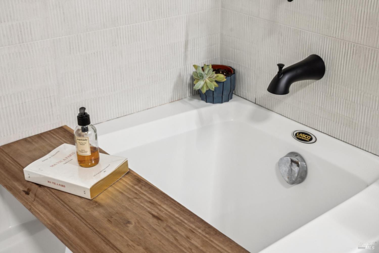 Detail Gallery Image 44 of 76 For 2108 Shelter Bay Ave, Mill Valley,  CA 94941 - 2 Beds | 2 Baths