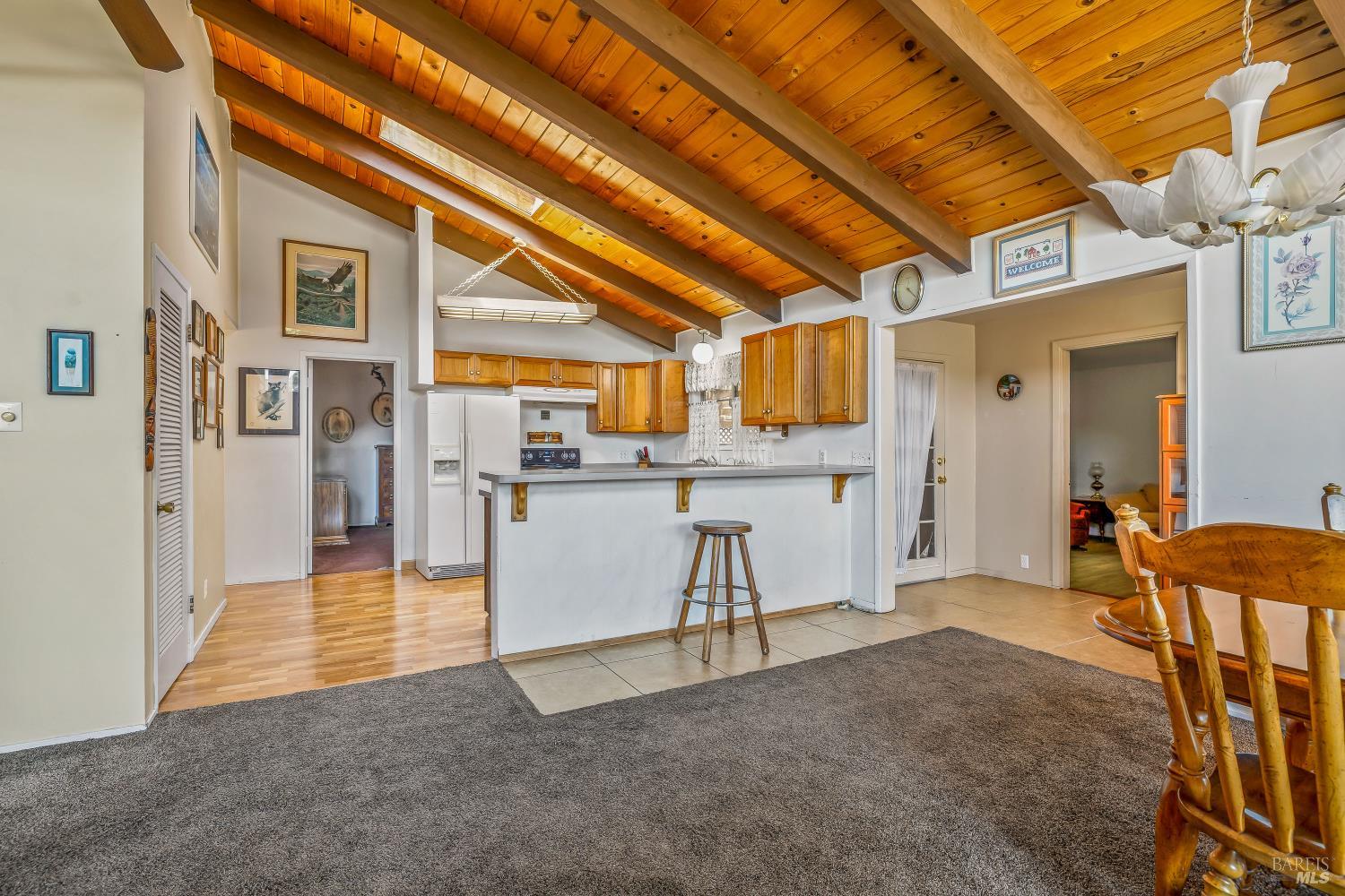 Detail Gallery Image 6 of 33 For 215 S Sanderson Way, Fort Bragg,  CA 95437 - 3 Beds | 1/1 Baths