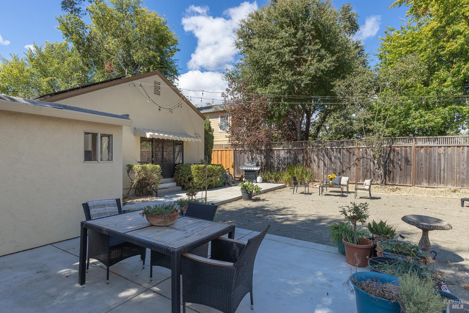 Detail Gallery Image 21 of 45 For 420 Montgomery St, Napa,  CA 94559 - 3 Beds | 2 Baths