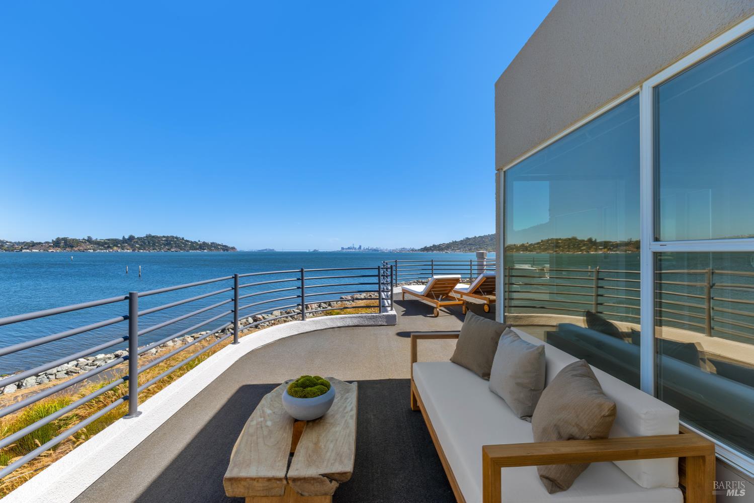 Detail Gallery Image 41 of 54 For 30 Heron Dr, Mill Valley,  CA 94941 - 5 Beds | 3/1 Baths