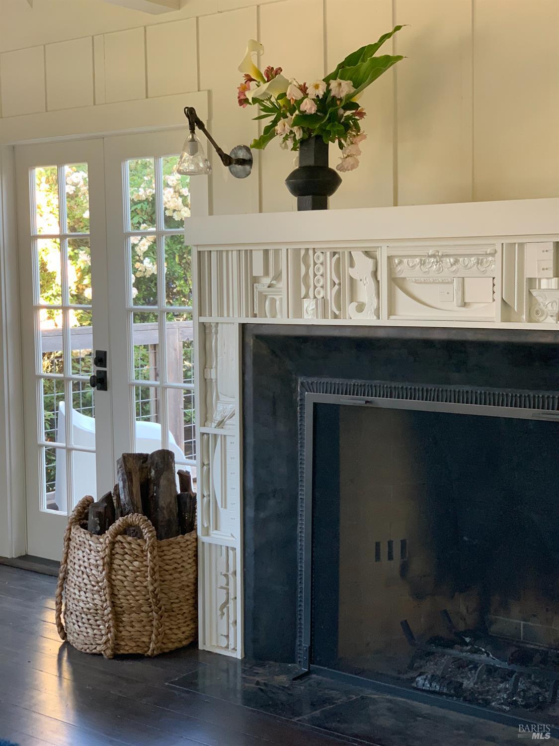 Detail Gallery Image 4 of 62 For 33 Ocean Ave, Bolinas,  CA 94924 - 3 Beds | 2/1 Baths