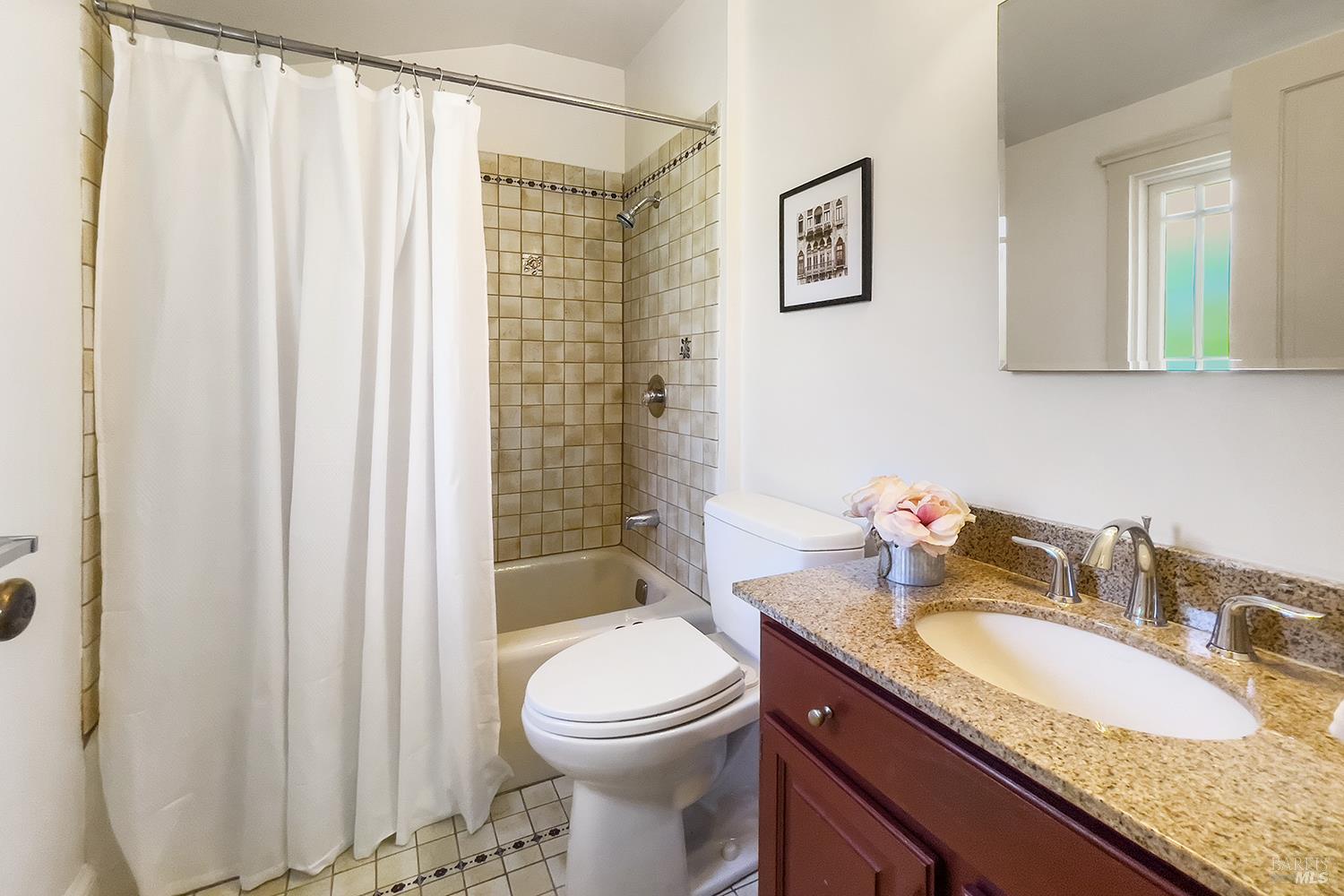 Detail Gallery Image 6 of 38 For 95 Florence Ave, San Anselmo,  CA 94960 - 4 Beds | 3/1 Baths