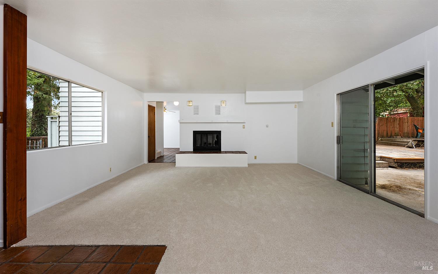 Detail Gallery Image 6 of 37 For 502 Pleasant Hill Rd, Sebastopol,  CA 95472 - 3 Beds | 2 Baths