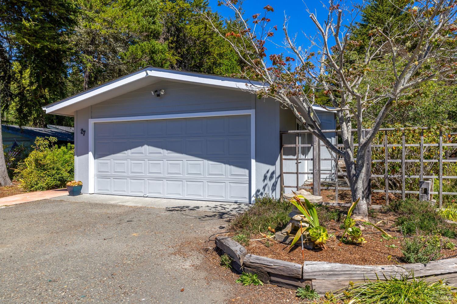 Detail Gallery Image 3 of 37 For 43300 Little River Airport Rd #27,  Little River_1,  CA 95456 - 3 Beds | 2 Baths