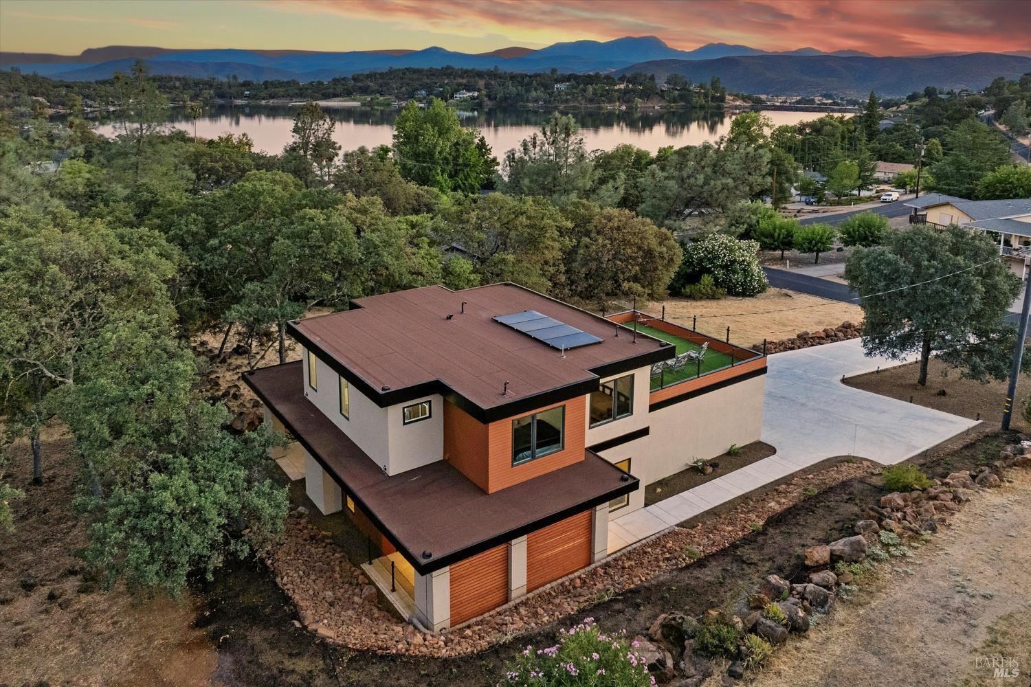 Detail Gallery Image 1 of 35 For 17234 Brookfield Rd, Hidden Valley Lake,  CA 95467 - 3 Beds | 2/1 Baths