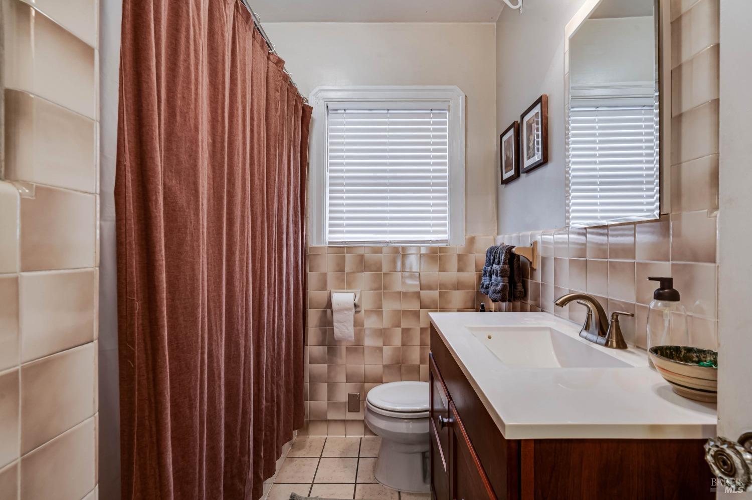 Detail Gallery Image 11 of 34 For 726 4th St, Napa,  CA 94559 - – Beds | – Baths
