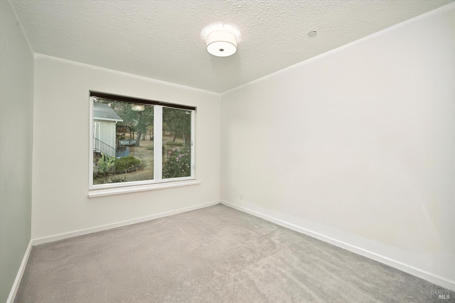 Detail Gallery Image 23 of 35 For 17234 Brookfield Rd, Hidden Valley Lake,  CA 95467 - 3 Beds | 2/1 Baths