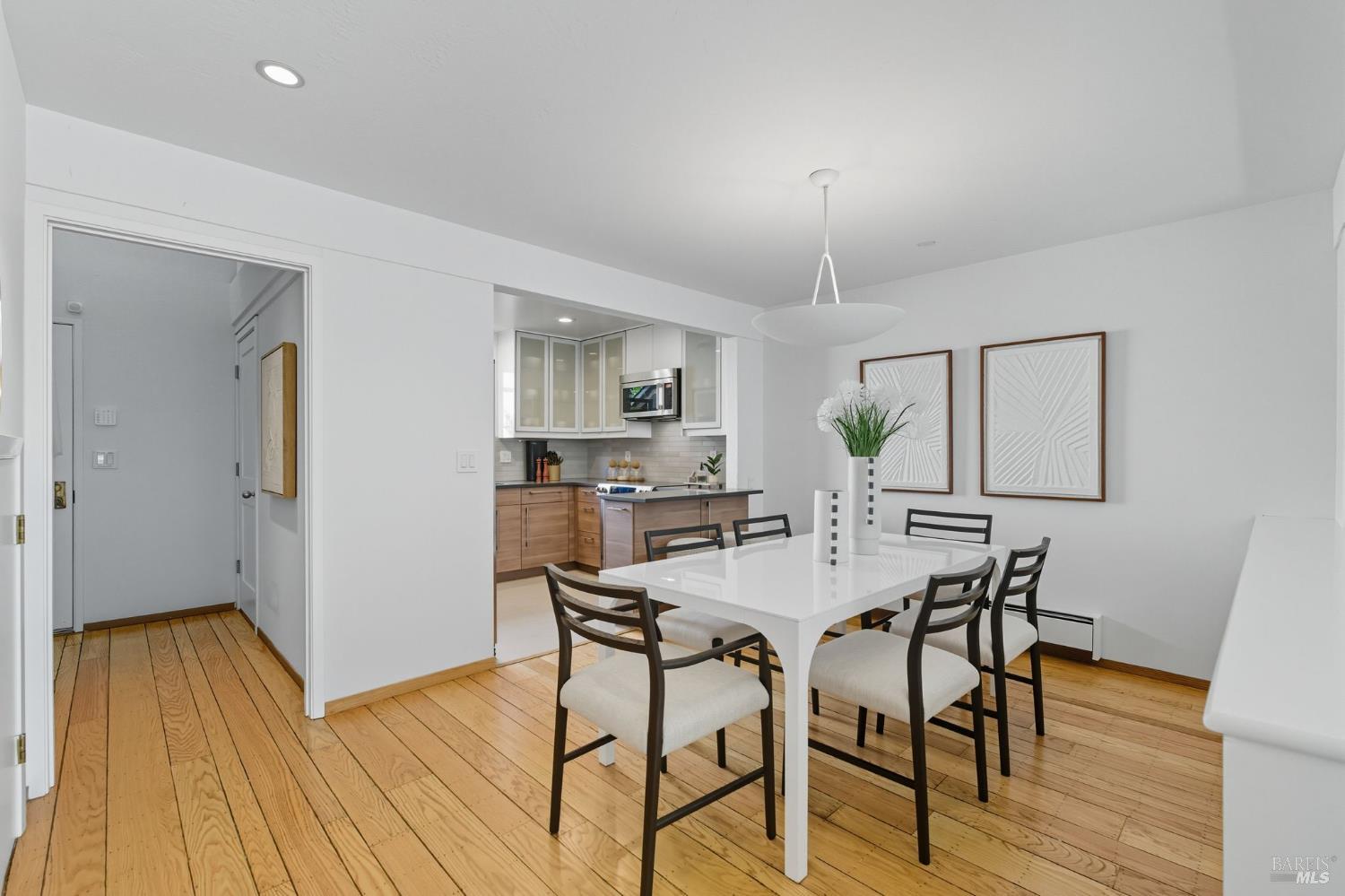 Detail Gallery Image 6 of 51 For 42 Park Ter, Mill Valley,  CA 94941 - 2 Beds | 2/1 Baths