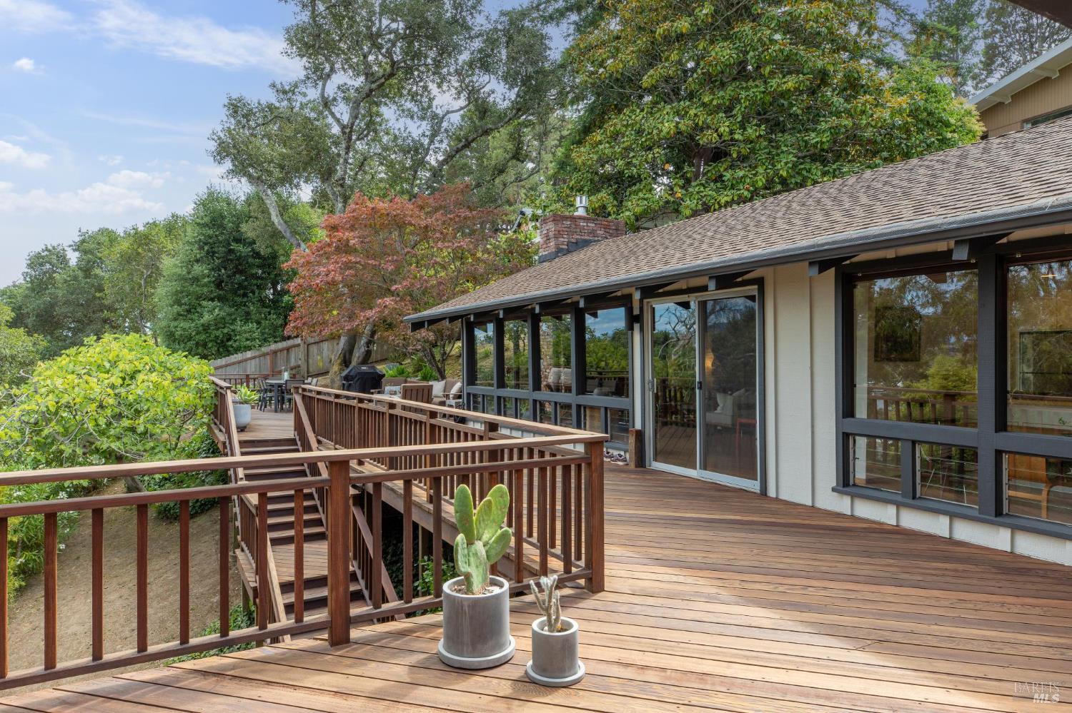 Detail Gallery Image 32 of 53 For 1 Carolyn Ln, Mill Valley,  CA 94941 - 4 Beds | 3 Baths