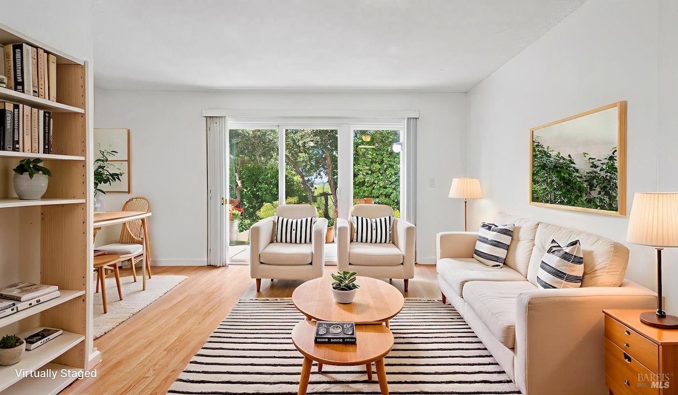 Detail Gallery Image 11 of 33 For 900 Southampton Rd #110,  Benicia,  CA 94510 - 2 Beds | 1/1 Baths