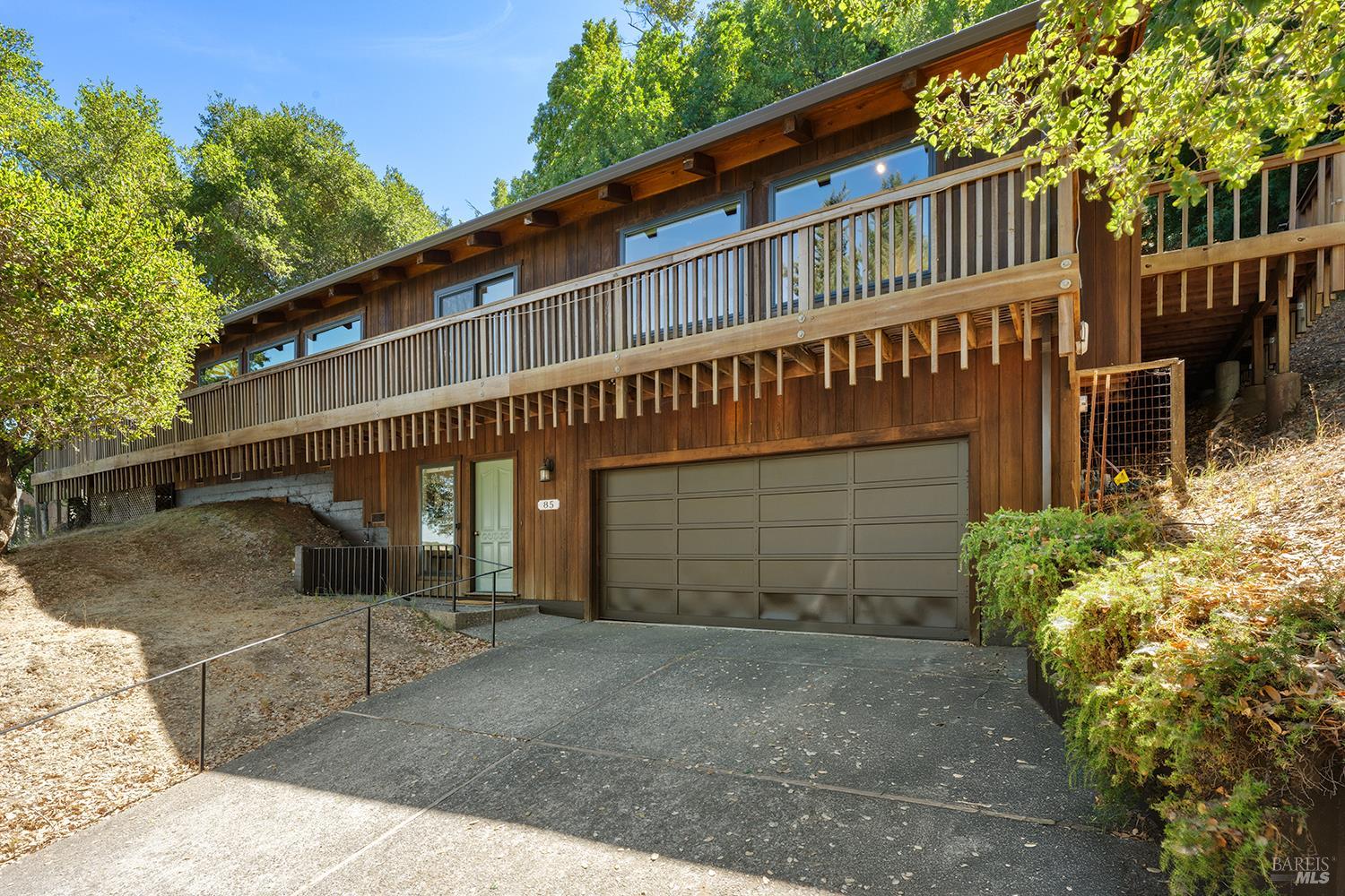 Detail Gallery Image 2 of 37 For 85 Woodside Dr, San Anselmo,  CA 94960 - 3 Beds | 2 Baths