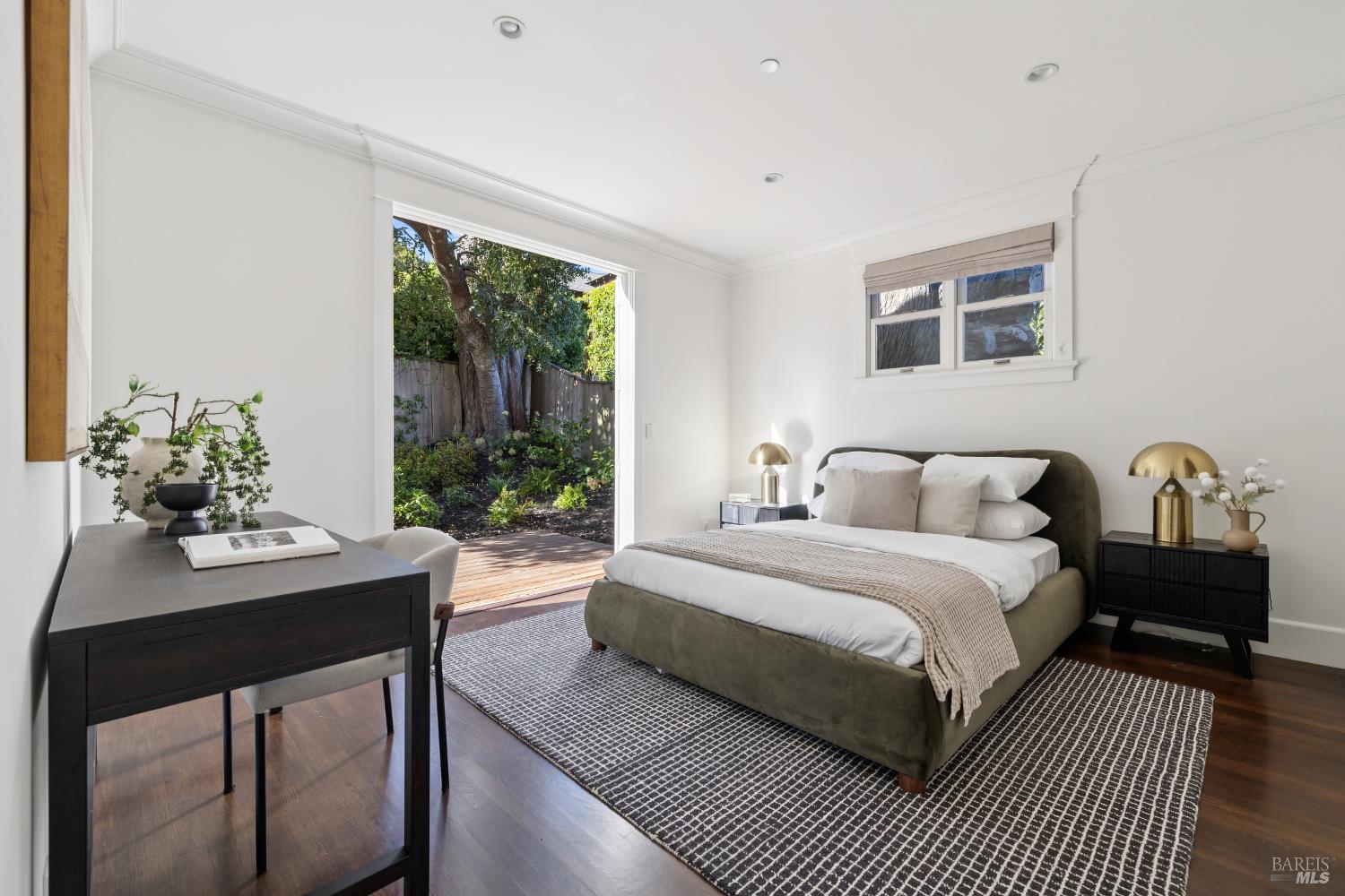 Detail Gallery Image 31 of 46 For 2105 Mar East St, Belvedere Tiburon,  CA 94920 - 5 Beds | 4/1 Baths