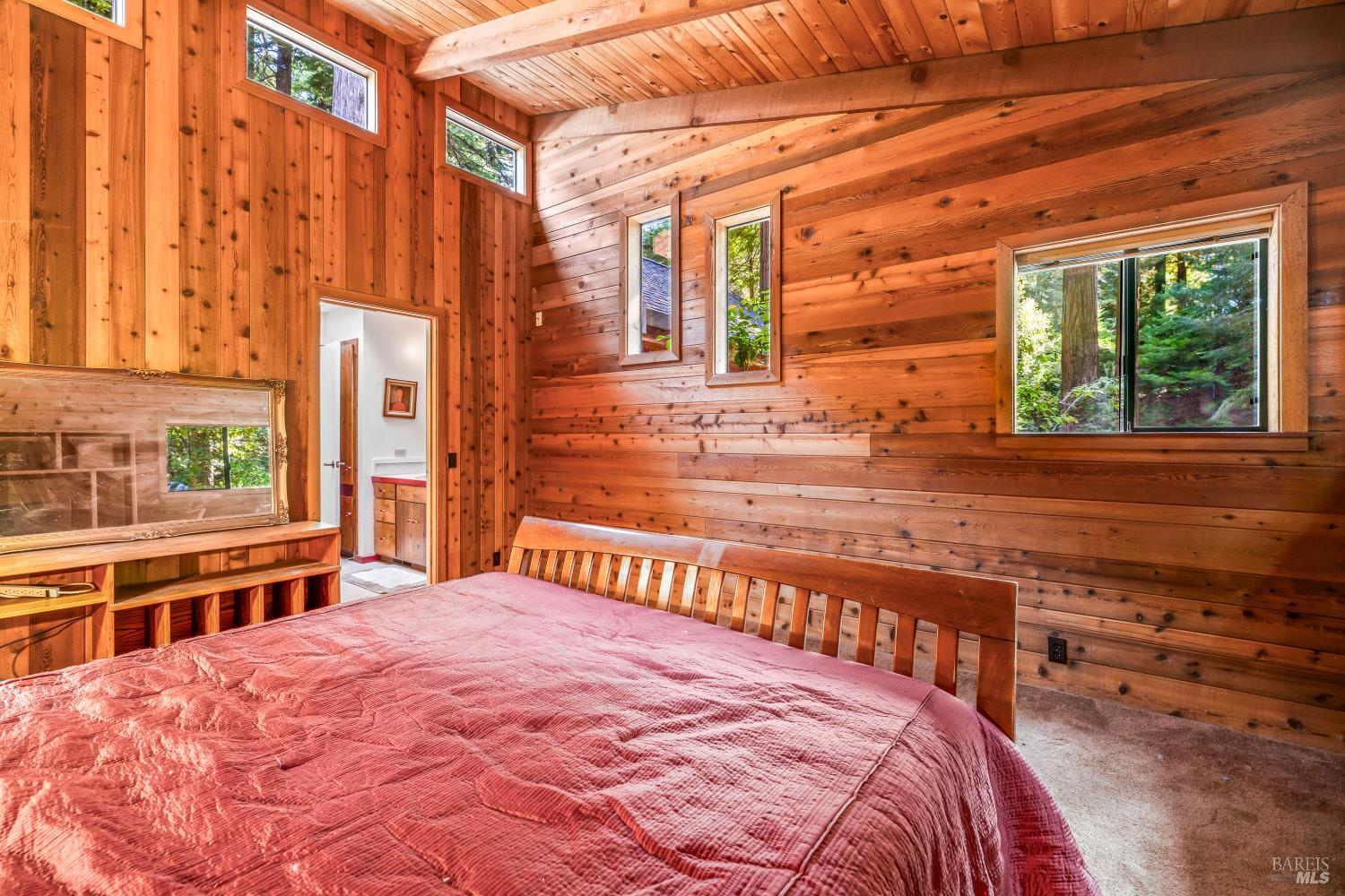 Detail Gallery Image 19 of 43 For 17451 Redwood Springs Dr, Fort Bragg,  CA 95437 - 4 Beds | 4 Baths
