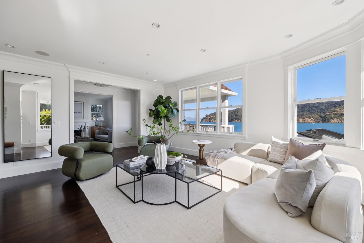 Detail Gallery Image 17 of 46 For 2105 Mar East St, Belvedere Tiburon,  CA 94920 - 5 Beds | 4/1 Baths