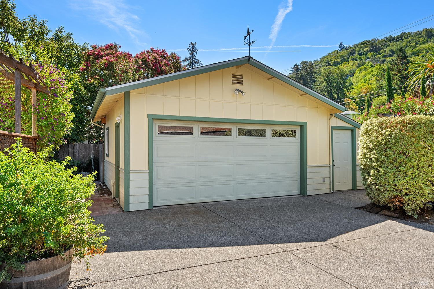 Detail Gallery Image 30 of 38 For 95 Florence Ave, San Anselmo,  CA 94960 - 4 Beds | 3/1 Baths