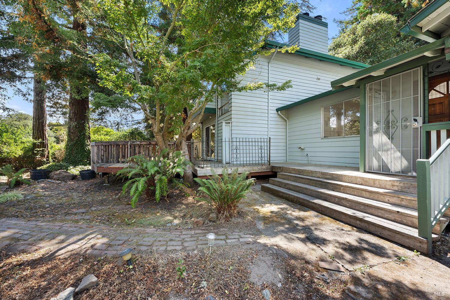 Detail Gallery Image 3 of 37 For 502 Pleasant Hill Rd, Sebastopol,  CA 95472 - 3 Beds | 2 Baths