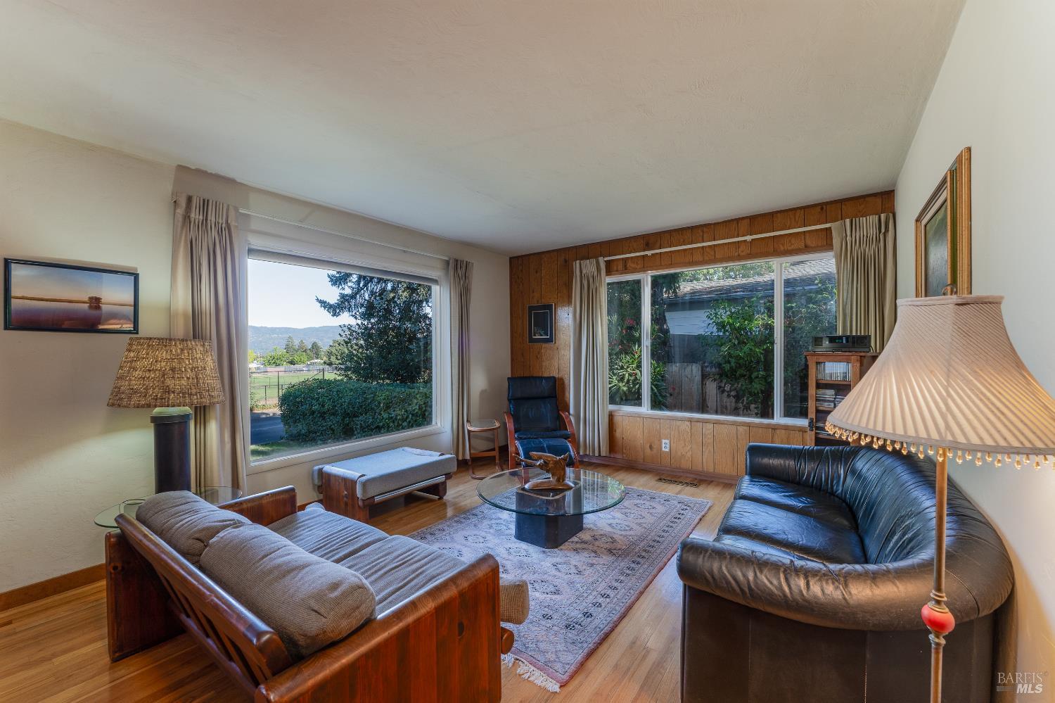 Detail Gallery Image 2 of 27 For 1240 Helen Ave, Ukiah,  CA 95482 - 3 Beds | 2 Baths